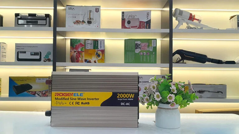 bo-chuyen-nguon-12v-sang-220v-rogerele-2000w-song-vuong-2